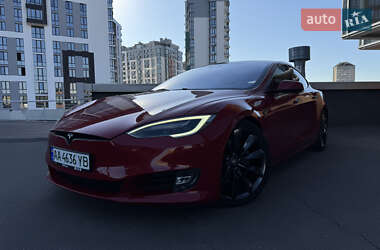 Ліфтбек Tesla Model S 2016 в Києві