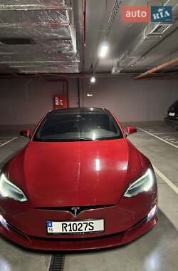 Ліфтбек Tesla Model S 2016 в Одесі