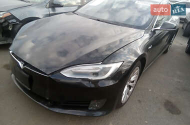Ліфтбек Tesla Model S 2017 в 
