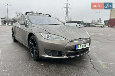 Ліфтбек Tesla Model S 2016 в Києві