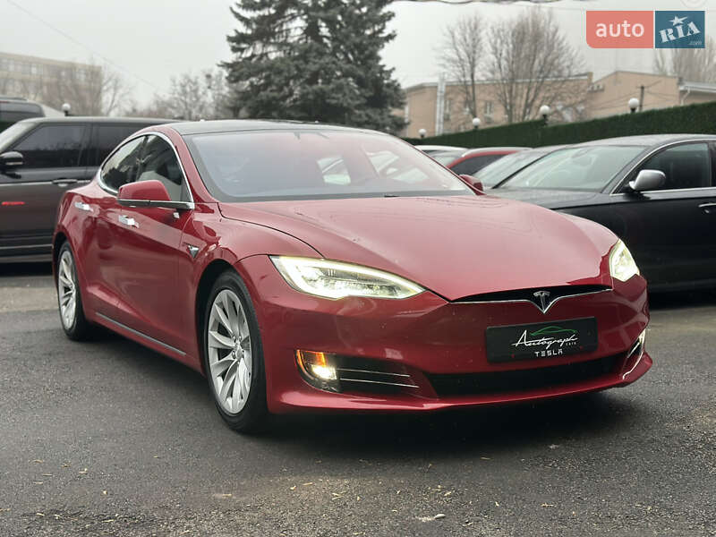 Лифтбек Tesla Model S 2018 в 