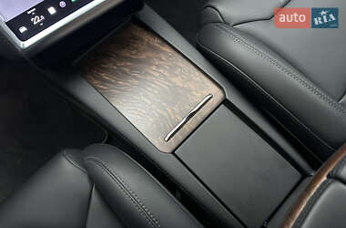 Лифтбек Tesla Model S 2018 в 