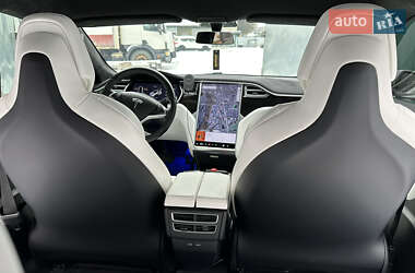 Лифтбек Tesla Model S 2017 в 
