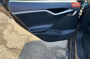 Ліфтбек Tesla Model S 2013 в 