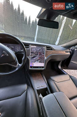 Лифтбек Tesla Model S 2018 в Львове