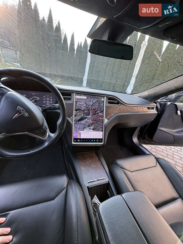 Лифтбек Tesla Model S 2018 в Львове
