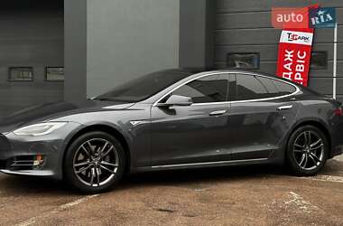 Ліфтбек Tesla Model S 2016 в Києві