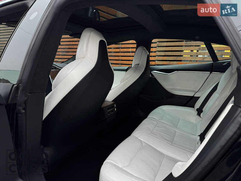 Лифтбек Tesla Model S 2017 в Одессе