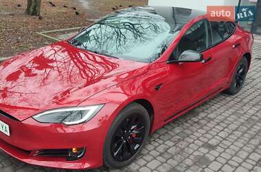 Лифтбек Tesla Model S 2018 в Виннице