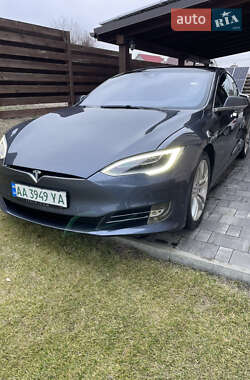 Лифтбек Tesla Model S 2016 в Киеве