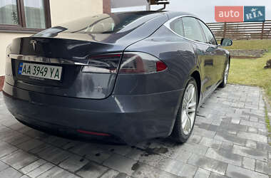 Лифтбек Tesla Model S 2016 в Киеве