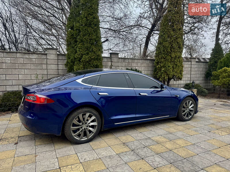 Ліфтбек Tesla Model S 2017 в Кам'янському