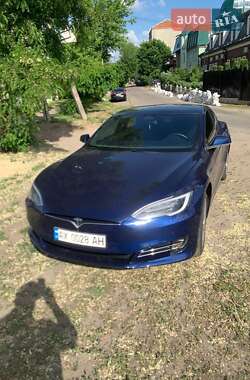 Ліфтбек Tesla Model S 2018 в Харкові