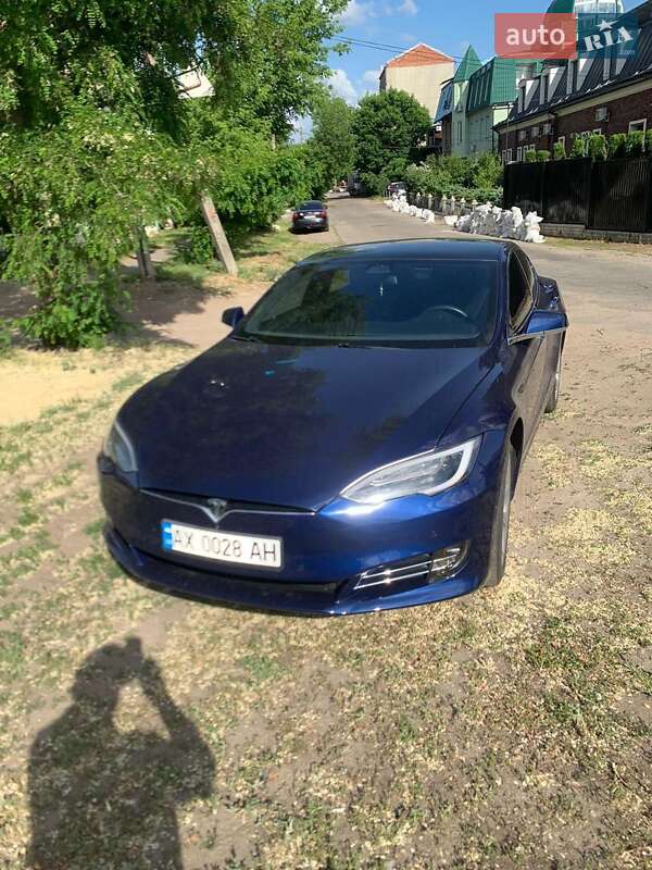 Лифтбек Tesla Model S 2018 в Харькове