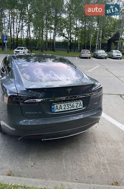 Лифтбек Tesla Model S 2013 в 