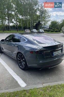 Лифтбек Tesla Model S 2013 в 