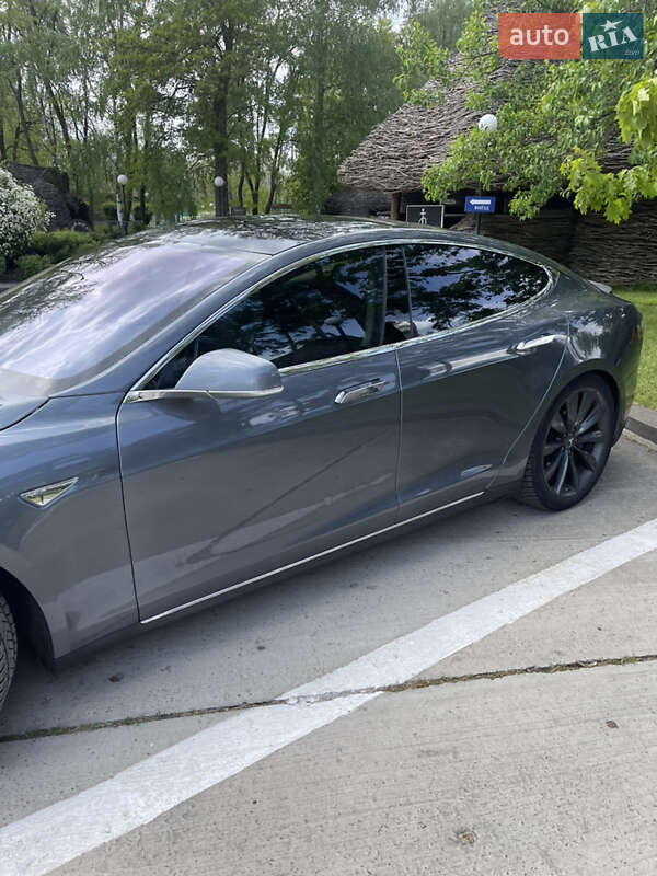 Ліфтбек Tesla Model S 2013 в Києві фото 45 Ліфтбек Tesla Model S 2013 в Києві