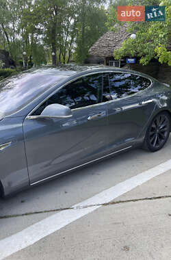 Лифтбек Tesla Model S 2013 в 