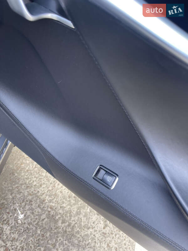 Ліфтбек Tesla Model S 2013 в Києві фото 62 Ліфтбек Tesla Model S 2013 в Києві