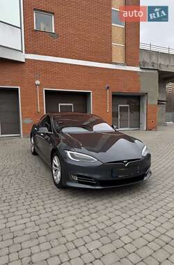 Tesla Model S 2018