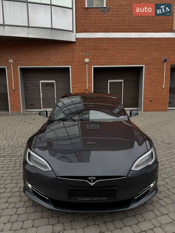 Лифтбек Tesla Model S 2018 в Харькове