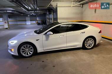 Лифтбек Tesla Model S 2016 в Днепре