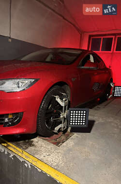 Ліфтбек Tesla Model S 2014 в Черкасах