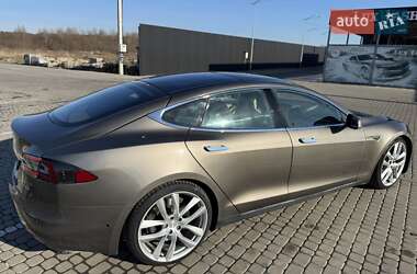 Ліфтбек Tesla Model S 2015 в 