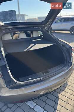 Ліфтбек Tesla Model S 2015 в 