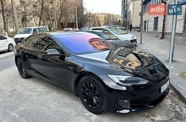 Лифтбек Tesla Model S 2017 в 