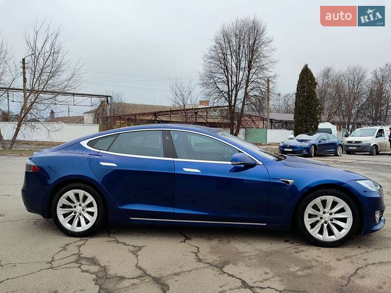 Ліфтбек Tesla Model S 2017 в Сквирі
