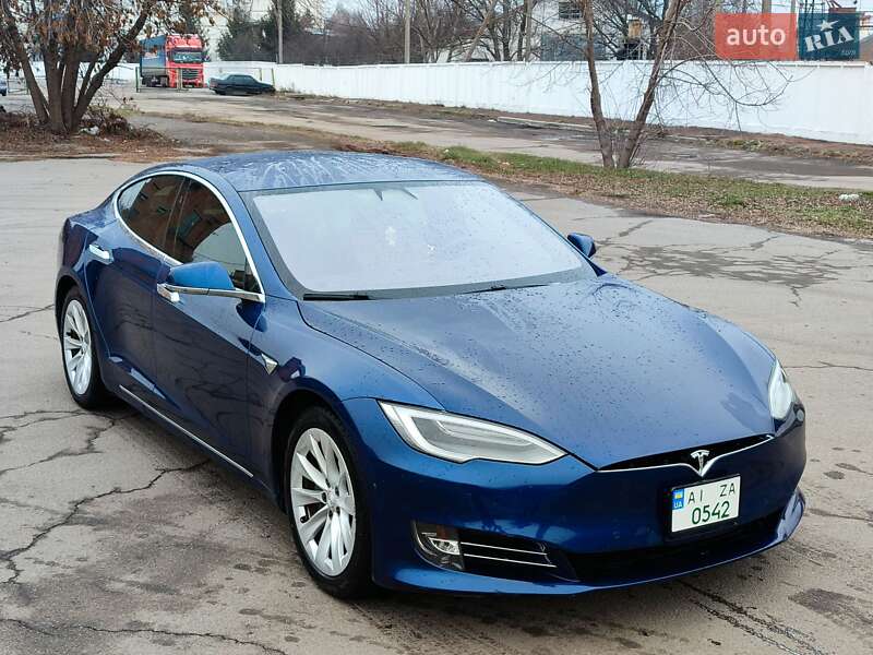 Ліфтбек Tesla Model S 2017 в Сквирі