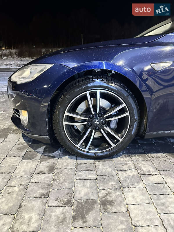 Лифтбек Tesla Model S 2014 в Львове