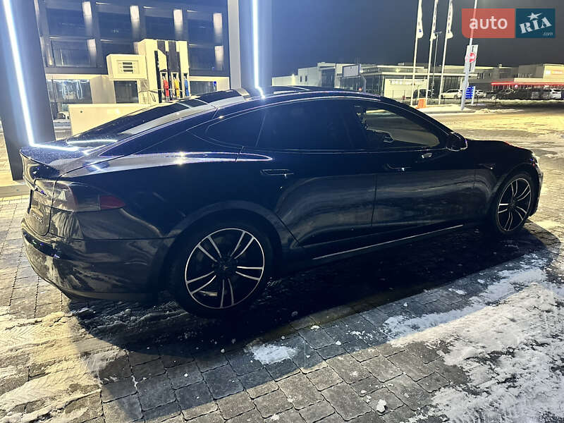 Лифтбек Tesla Model S 2014 в Львове