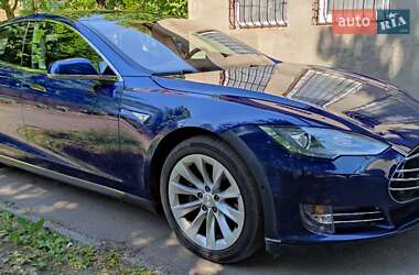 Лифтбек Tesla Model S 2016 в 