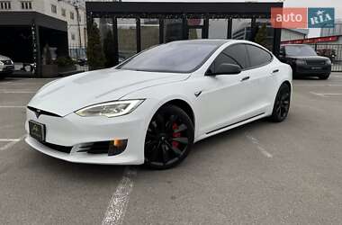 Ліфтбек Tesla Model S 2016 в Києві