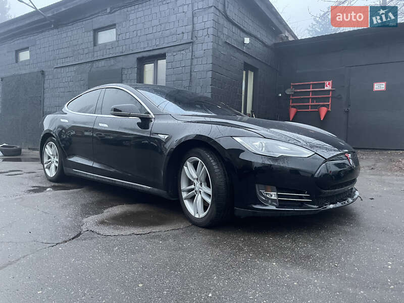 Ліфтбек Tesla Model S 2013 в Києві