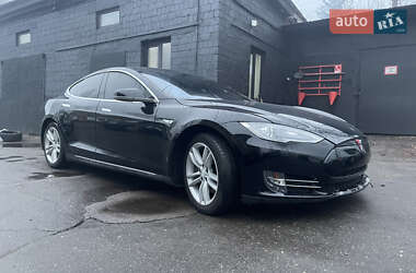 Лифтбек Tesla Model S 2013 в 