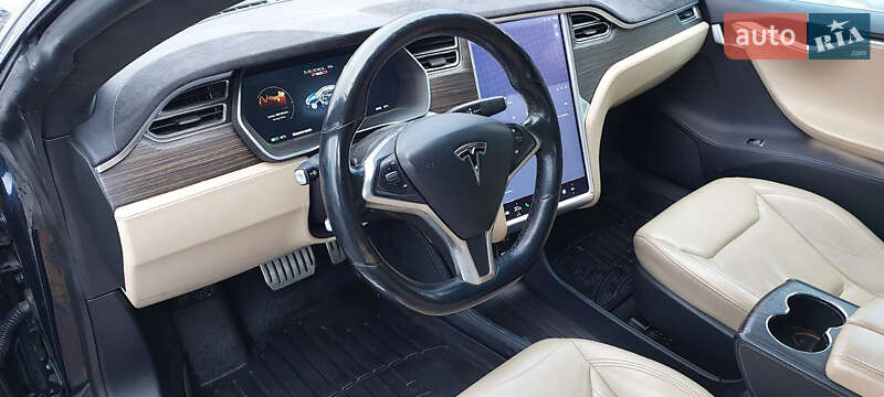 Ліфтбек Tesla Model S 2015 в Києві