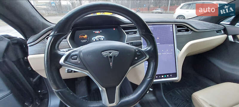 Ліфтбек Tesla Model S 2015 в Києві