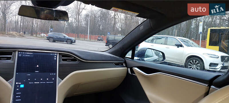 Ліфтбек Tesla Model S 2015 в Києві