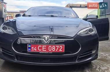 Tesla Model S 2015