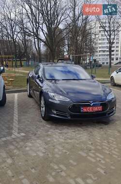 Лифтбек Tesla Model S 2015 в Новояворовске