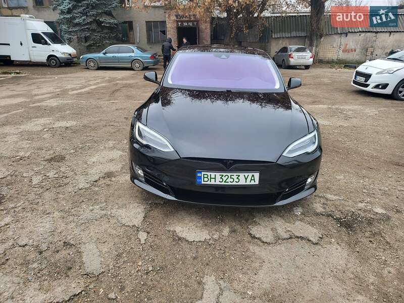 Лифтбек Tesla Model S 2016 в Одессе