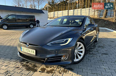 Лифтбек Tesla Model S 2018 в Черновцах