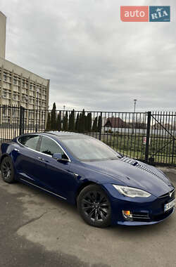 Лифтбек Tesla Model S 2017 в 
