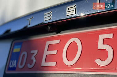 Ліфтбек Tesla Model S 2019 в 