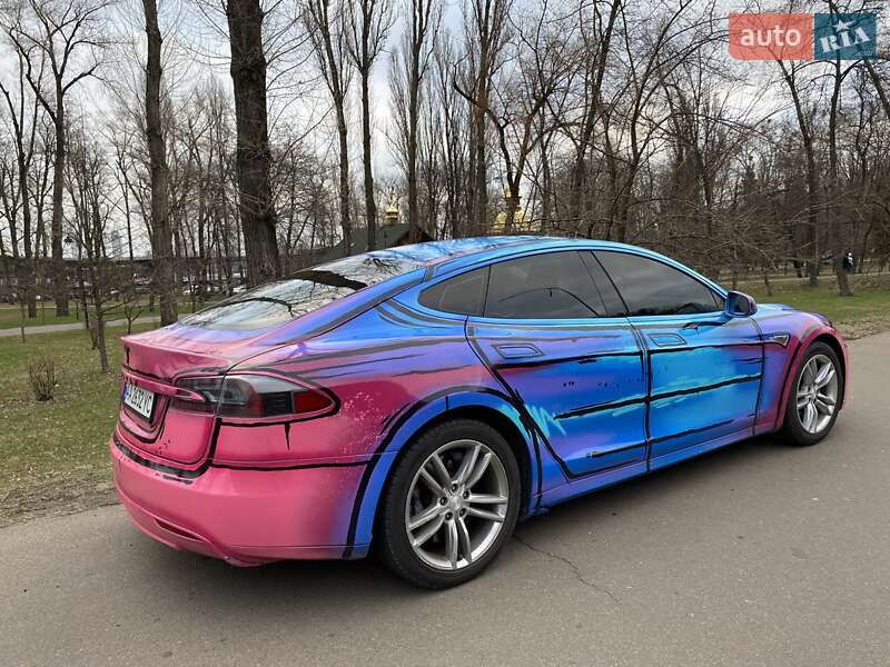 Ліфтбек Tesla Model S 2014 в Києві