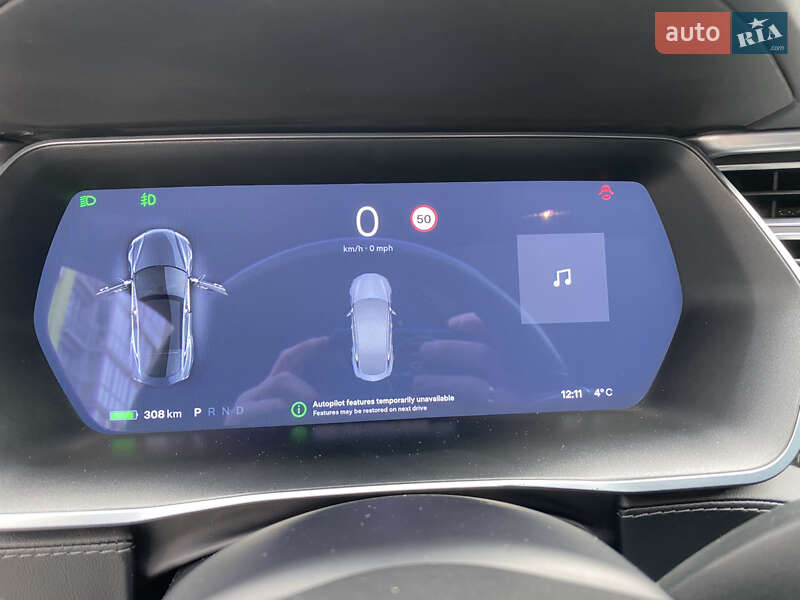 Ліфтбек Tesla Model S 2017 в Львові