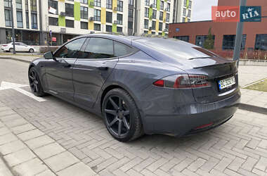 Лифтбек Tesla Model S 2017 в Львове